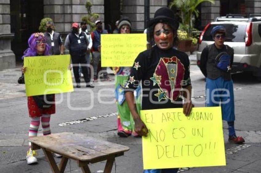 MANIFESTACIÓN . PAYASOS