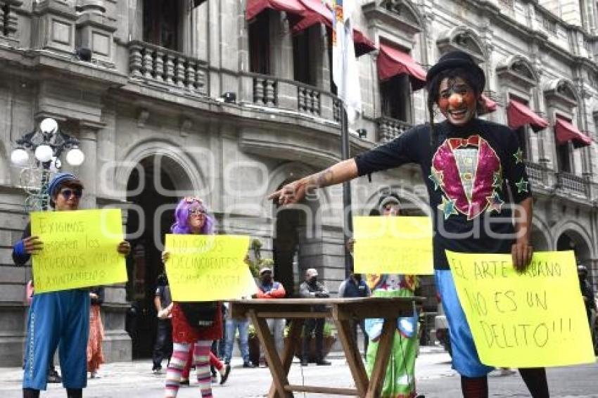 MANIFESTACIÓN . PAYASOS