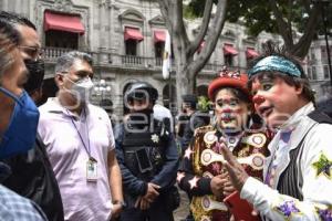 MANIFESTACIÓN . PAYASOS