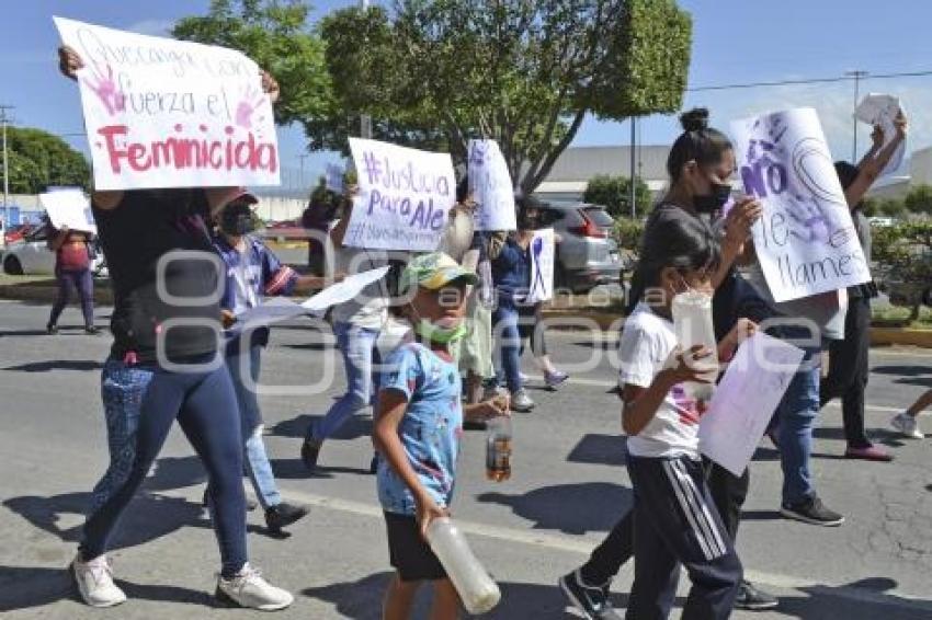 TEHUACÁN . PROTESTA CASO ALEJANDRA N.