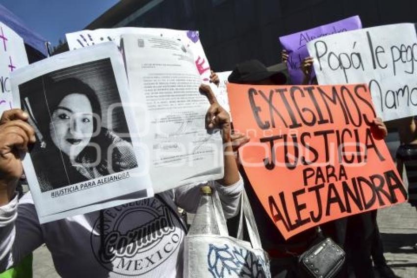 TEHUACÁN . PROTESTA CASO ALEJANDRA N.