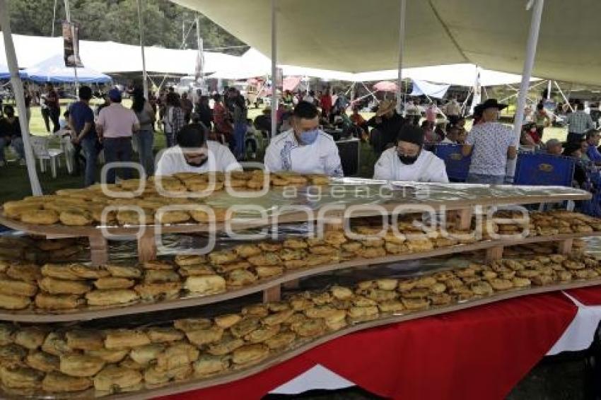 CHILE EN NOGADA GIGANTE