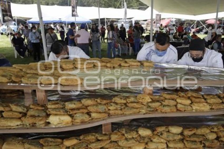 CHILE EN NOGADA GIGANTE