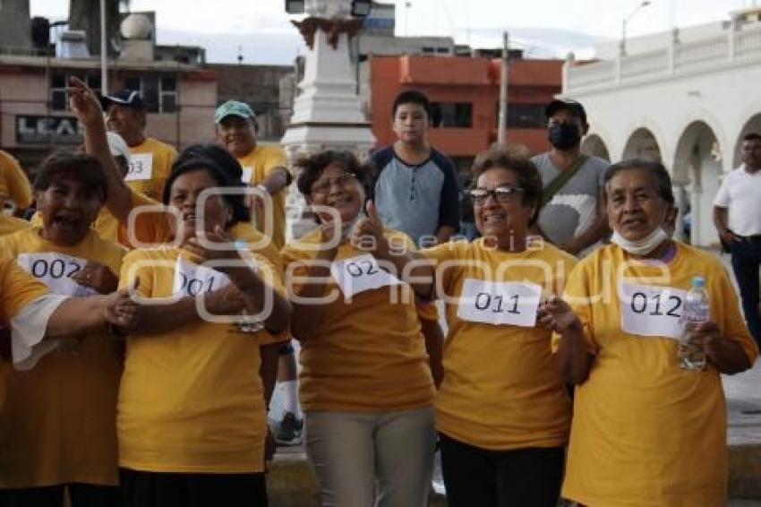 ACATLÁN . CAMINATA ADULTO MAYOR