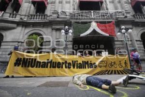PROTESTA . ORGANIZACIONES DE MOVILIDAD