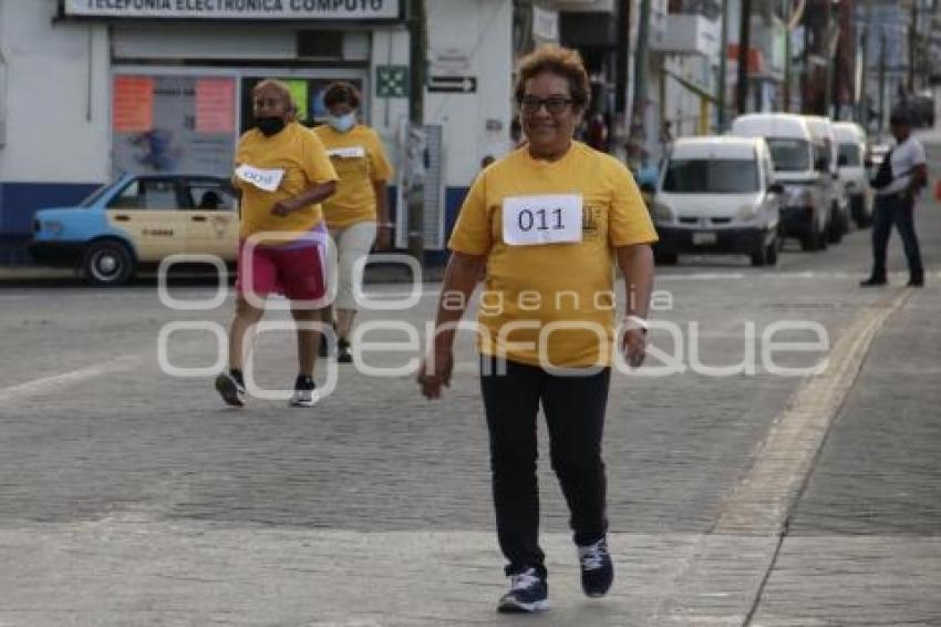 ACATLÁN . CAMINATA ADULTO MAYOR