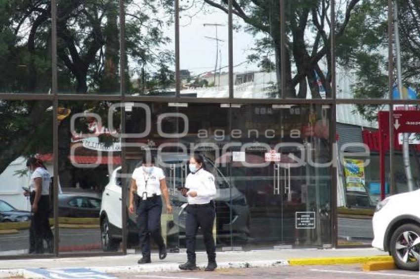 POLICÍA . ASALTO