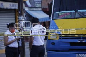 TRANSPORTE PÚBLICO . ATROPELLADA