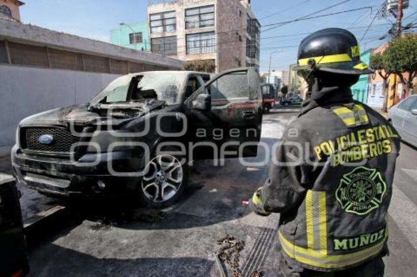 SEGURIDAD . INCENDIO CAMIONETA