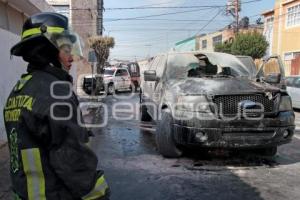 SEGURIDAD . INCENDIO CAMIONETA