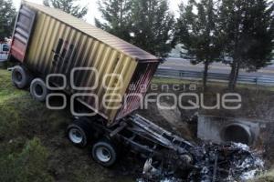 TLAXCALA . INCENDIO TRAILER