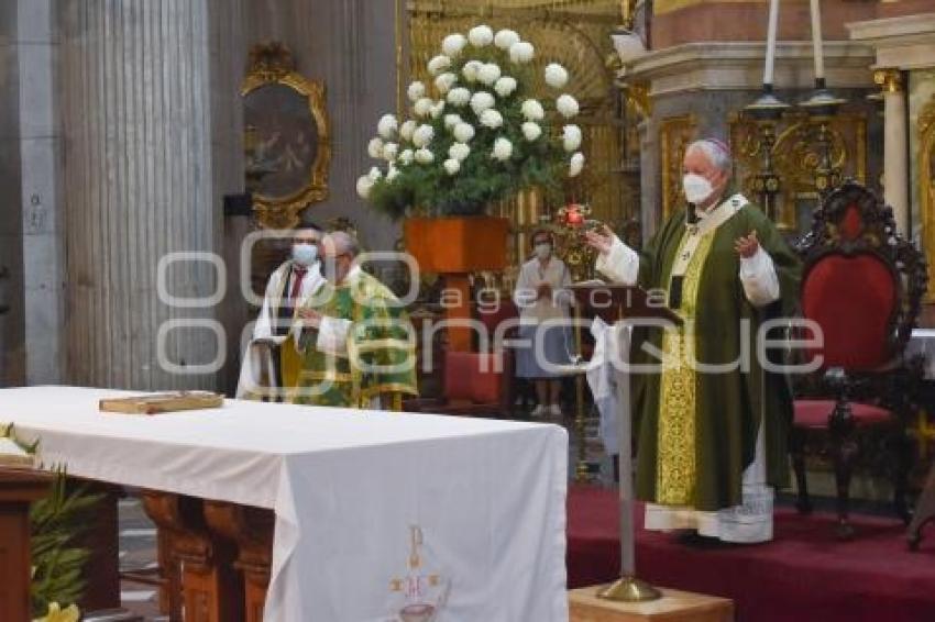 CATEDRAL . MISA