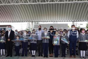 SAN ANDRÉS CHOLULA . ENTREGA ÚTILES ESCOLARES