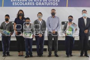 SAN ANDRÉS CHOLULA . ENTREGA ÚTILES ESCOLARES