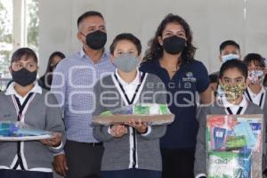 SAN ANDRÉS CHOLULA . ENTREGA ÚTILES ESCOLARES