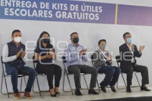 SAN ANDRÉS CHOLULA . ENTREGA ÚTILES ESCOLARES