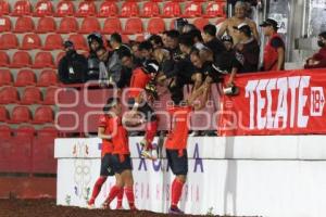 FÚTBOL . COYOTES VS LEONES NEGROS