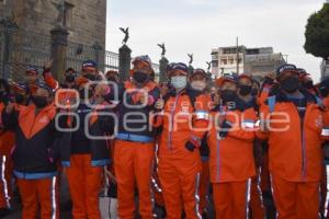 AYUNTAMIENTO . ENTREGA DE UNIFORMES