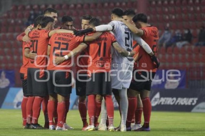 FÚTBOL . COYOTES VS LEONES NEGROS