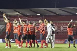 FÚTBOL . COYOTES VS LEONES NEGROS