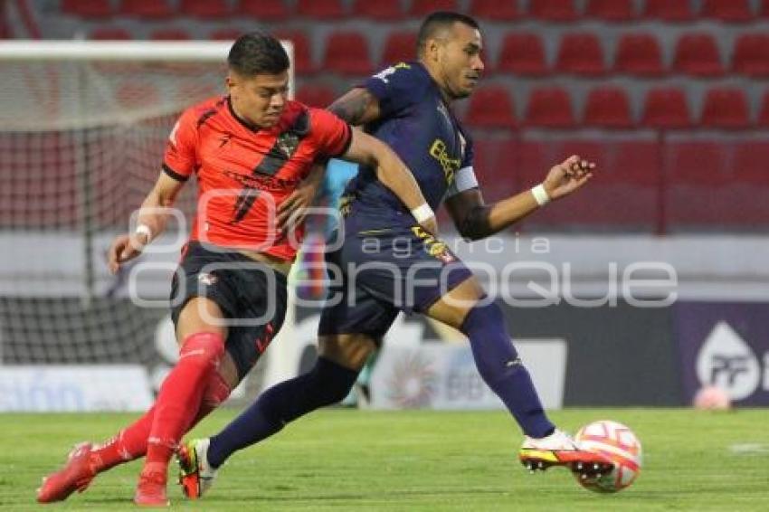 FÚTBOL . COYOTES VS LEONES NEGROS