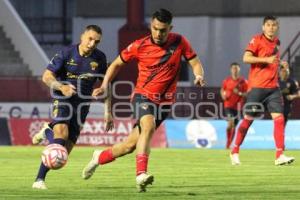 FÚTBOL . COYOTES VS LEONES NEGROS