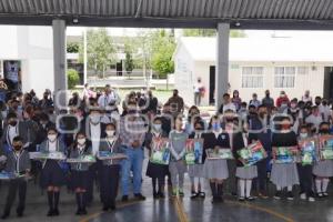 SAN ANDRÉS CHOLULA . ENTREGA ÚTILES ESCOLARES