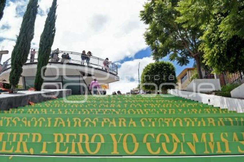 TLAXCALA . ESCALINATAS LOS HÉROES