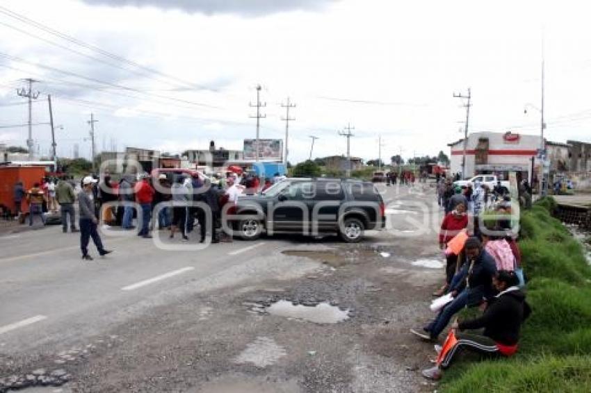 BLOQUEO CARRETERA AMOZOC-ORIZABA