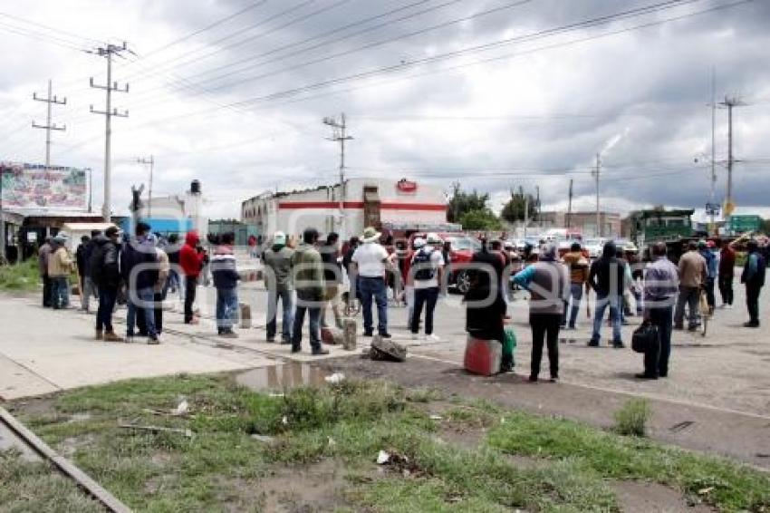 BLOQUEO CARRETERA AMOZOC-ORIZABA