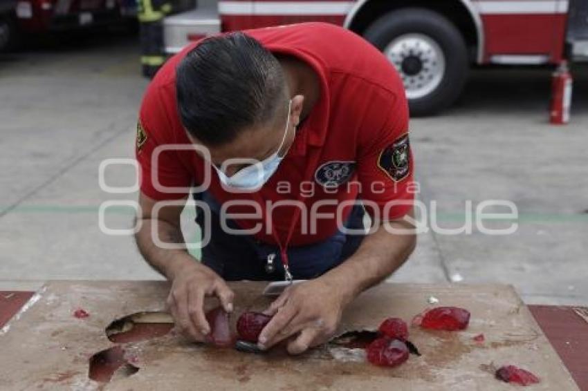 BOMBEROS . PIROTECNIA