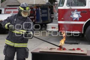 BOMBEROS . PIROTECNIA