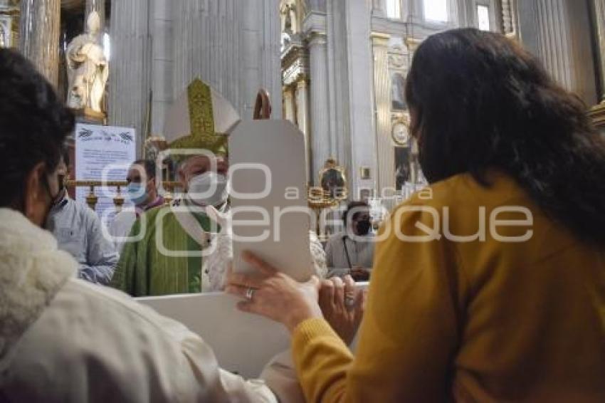 CATEDRAL . MISA