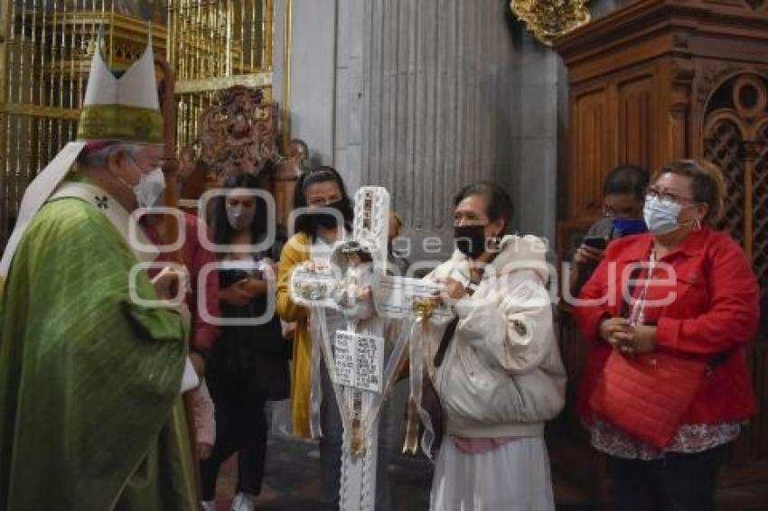 CATEDRAL . MISA