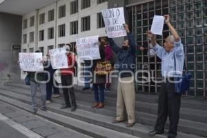 MANIFESTACIÓN . VECINOS TRES CERRITOS