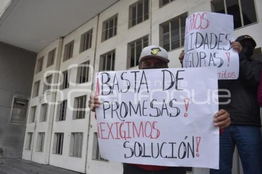 MANIFESTACIÓN . VECINOS TRES CERRITOS