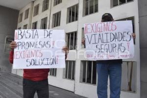 MANIFESTACIÓN . VECINOS TRES CERRITOS