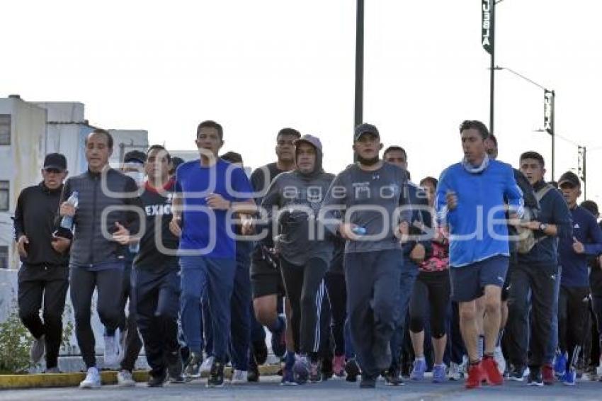 AYUNTAMIENTO . CARRERA CON CADETES