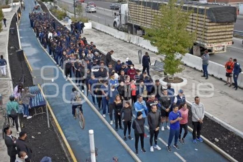 AYUNTAMIENTO . CARRERA CON CADETES