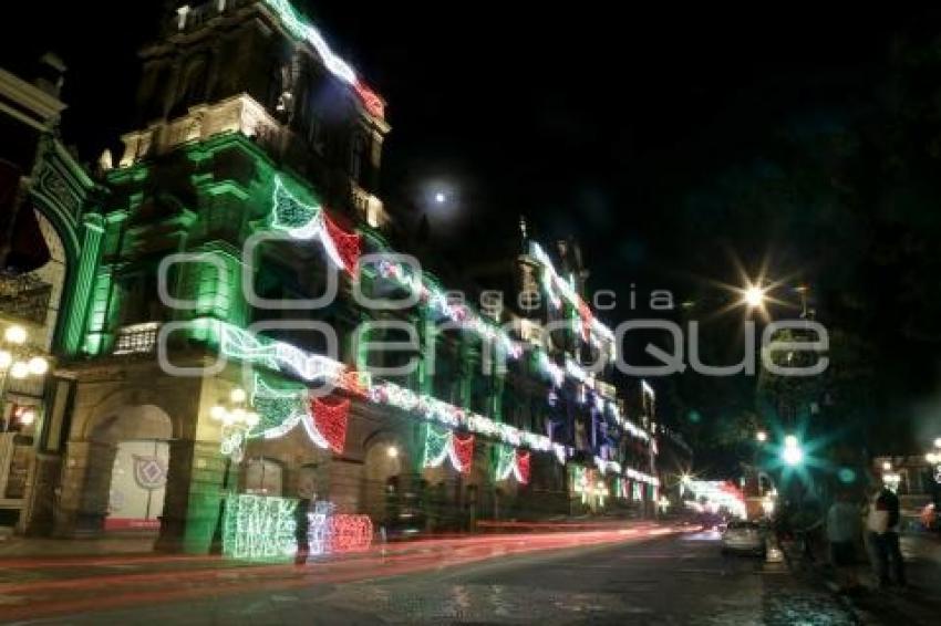 AYUNTAMIENTO . ILUMINACIÓN PATRIA