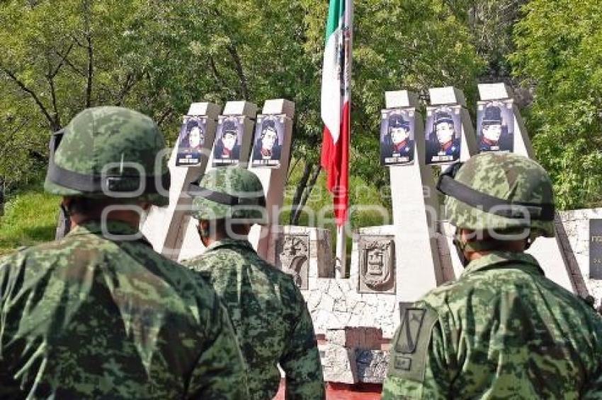 TLAXCALA . CEREMONIA NIÑOS HÉROES