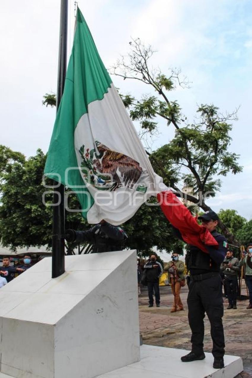 TEHUACÁN . CEREMONIA CÍVICA