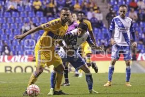 FÚTBOL . CLUB PUEBLA VS TIGRES