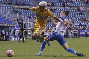 FÚTBOL . CLUB PUEBLA VS TIGRES