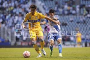 FÚTBOL . CLUB PUEBLA VS TIGRES