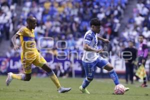 FÚTBOL . CLUB PUEBLA VS TIGRES