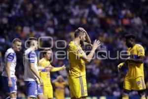 FÚTBOL . CLUB PUEBLA VS TIGRES