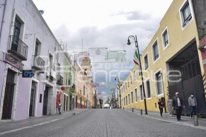 16 DE SEPTIEMBRE . CALLES VACÍAS