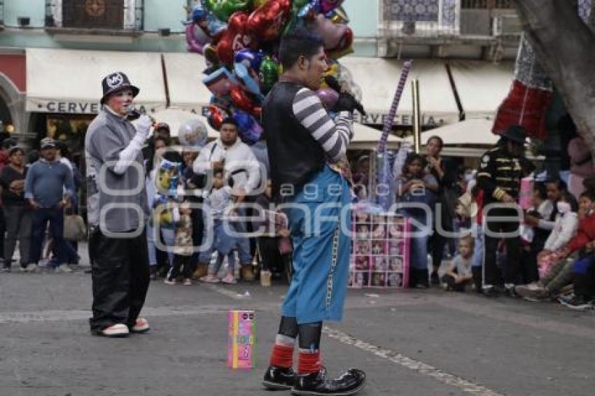 ZÓCALO . PAYASOS