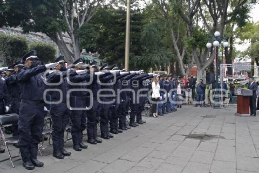 AYUNTAMIENTO . GRADUACIÓN POLICÍAS